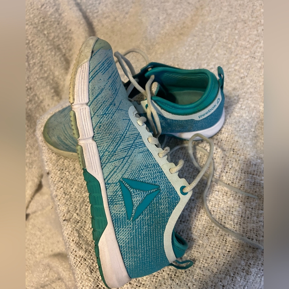 Womens Reebok Trainers - Picture 2 of 3